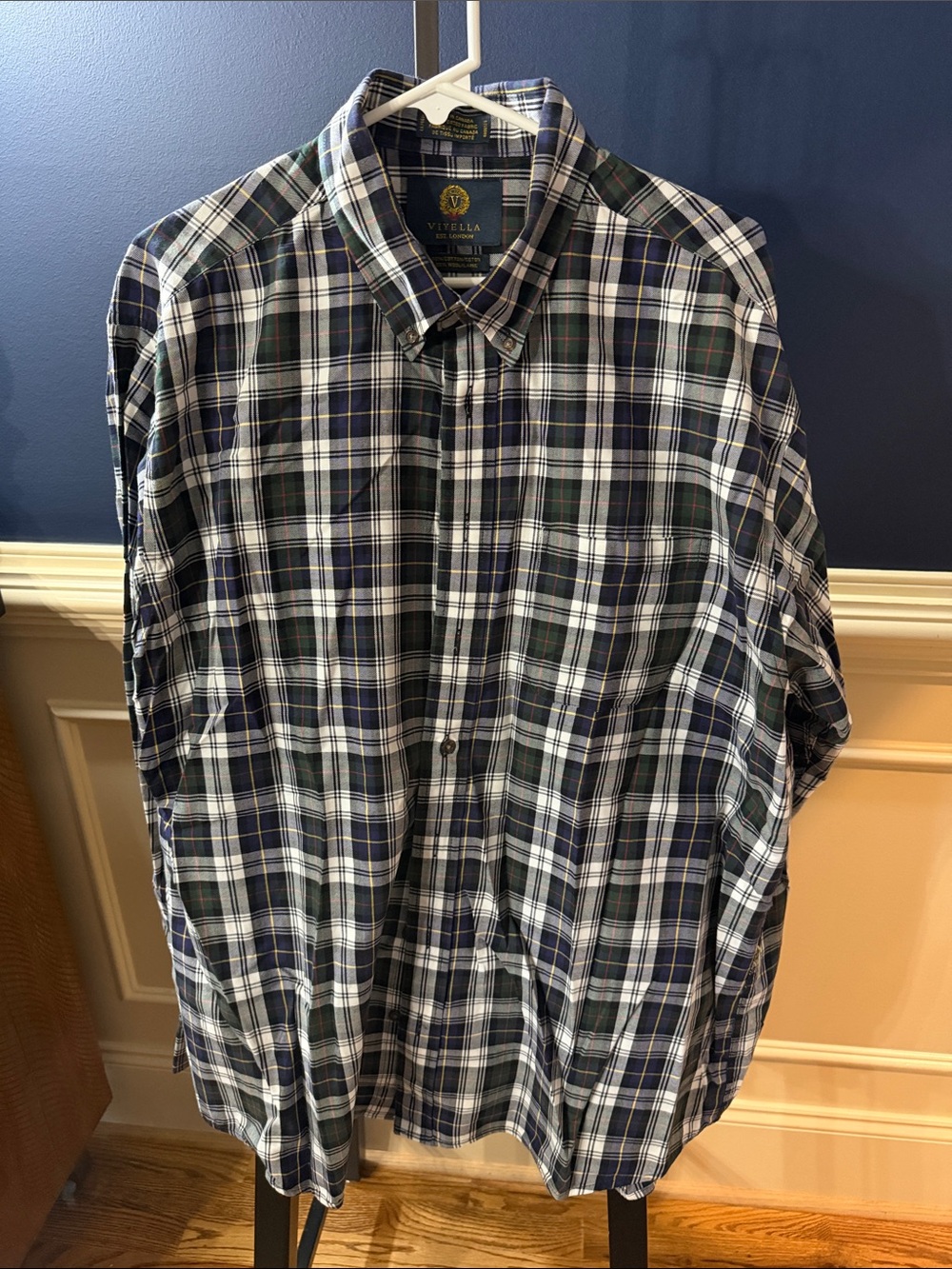 Viyella Men's Navy & Green Plaid Button-Down Shirt